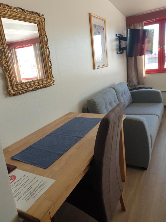 Mehamn Arctic Hotel Esterno foto