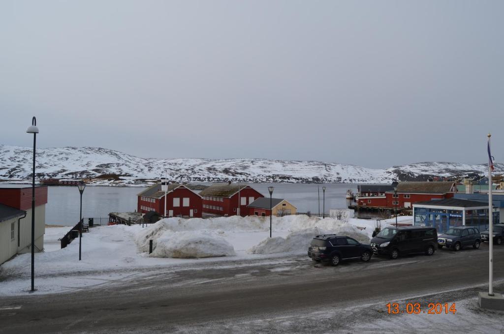 Mehamn Arctic Hotel Esterno foto